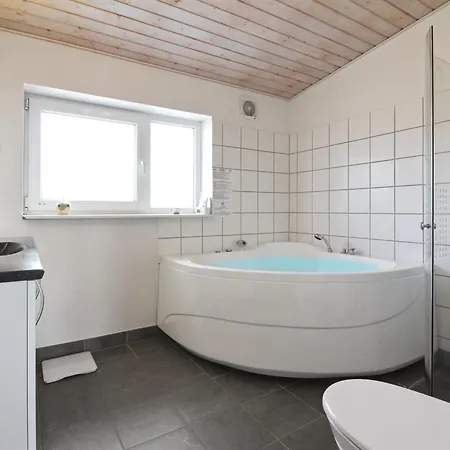 Ingolf - 750m From The Sea By Interhome